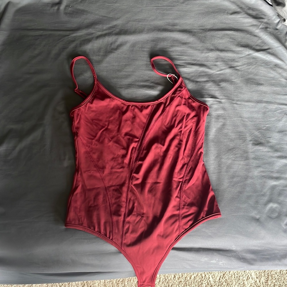 Buff bunny low back barre top. Never worn, it’s a medium and too small me